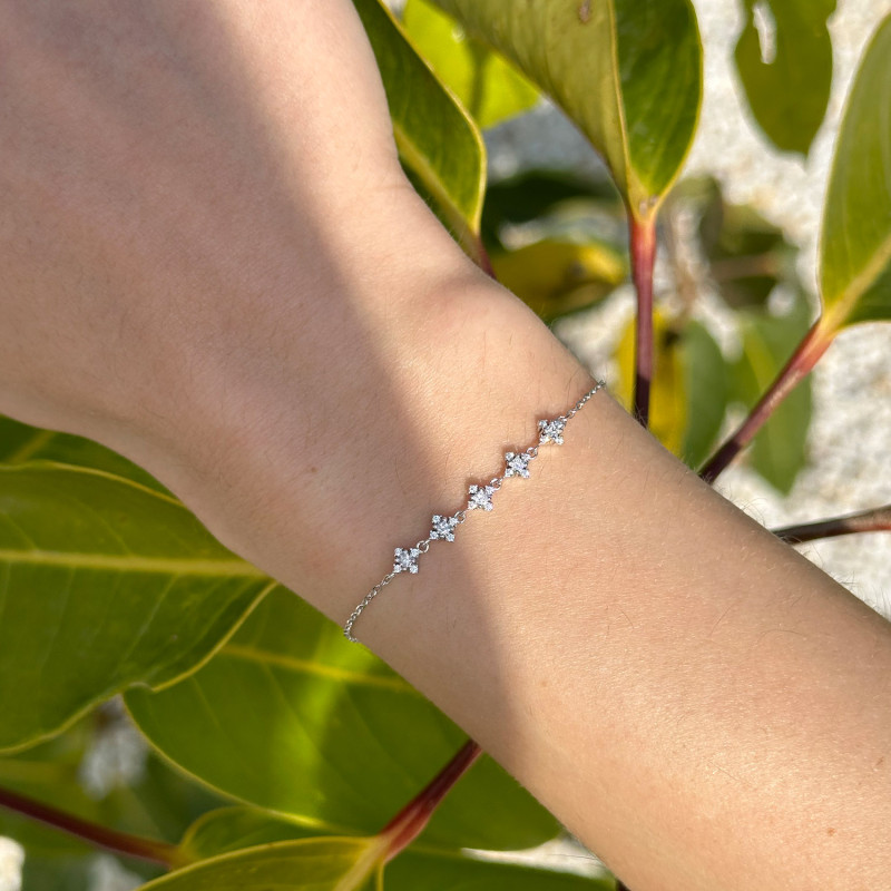WHITE STONE BRACELET
