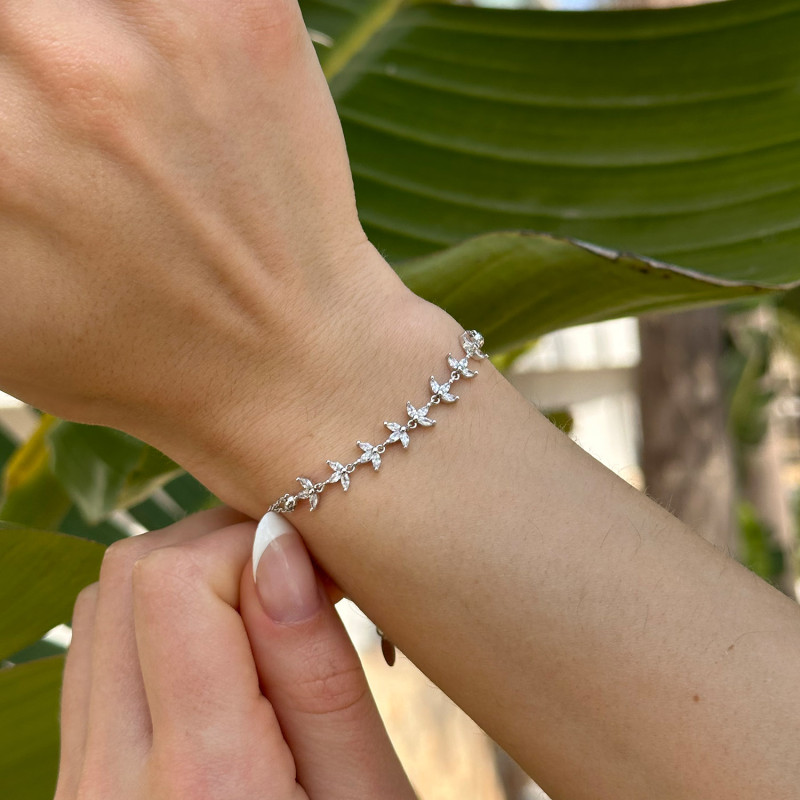 WHITE STONE BRACELET