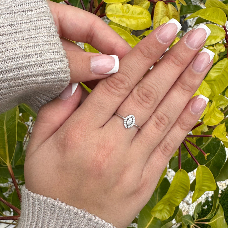 NAVET MULTI-STONE RING