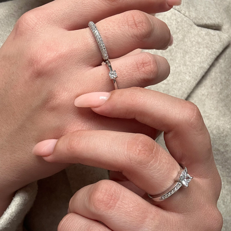 4 CLAW MM MULTI-STONE SOLITAIRE