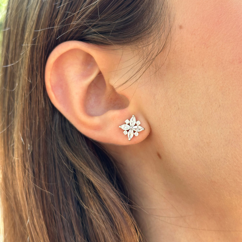 ELEGANCE EARRING