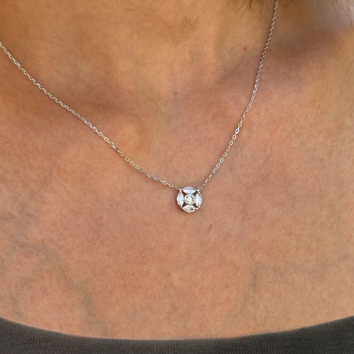 ELEGANCE CHOKER