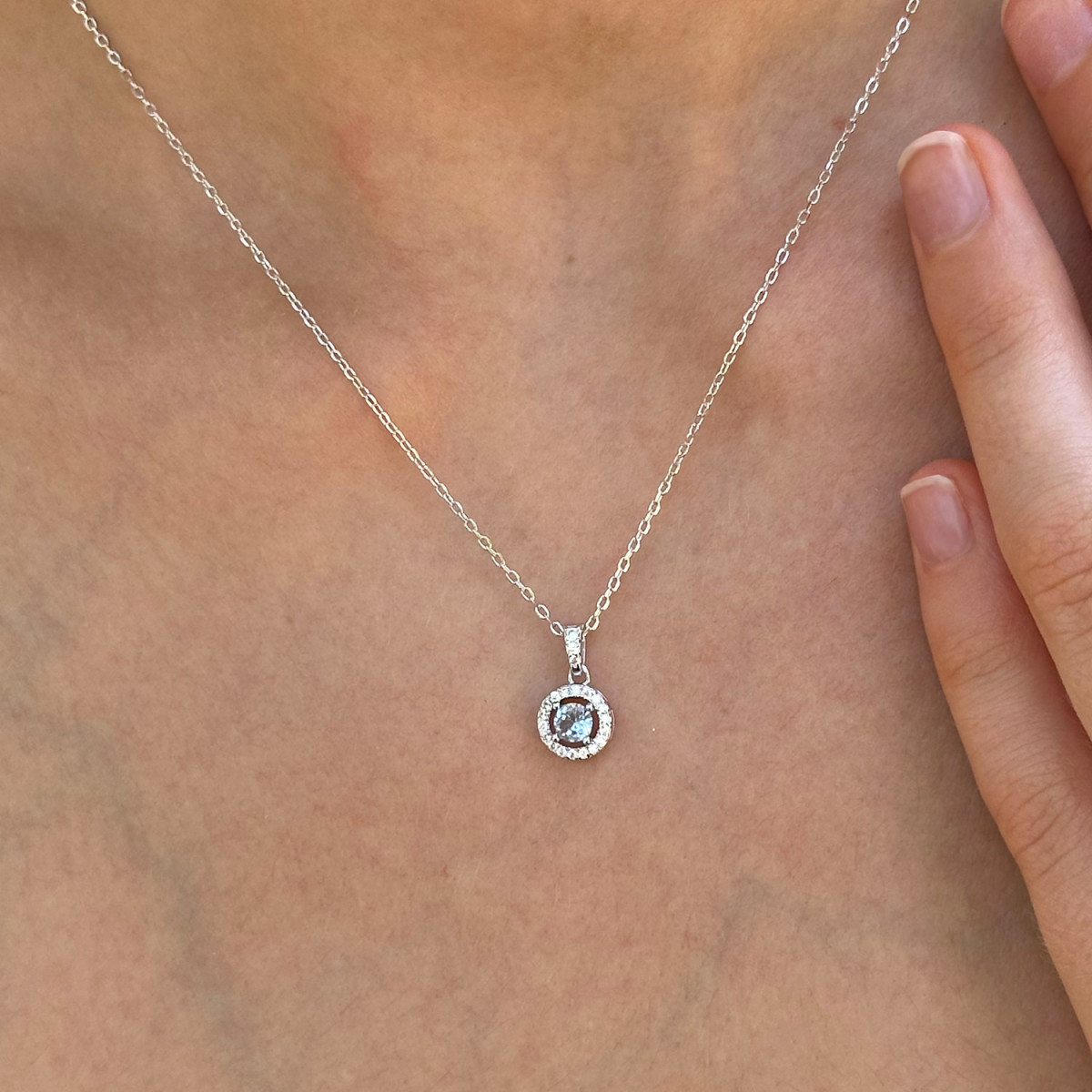 CLASSIC AQUAMARINE CIRCLE CHOKER