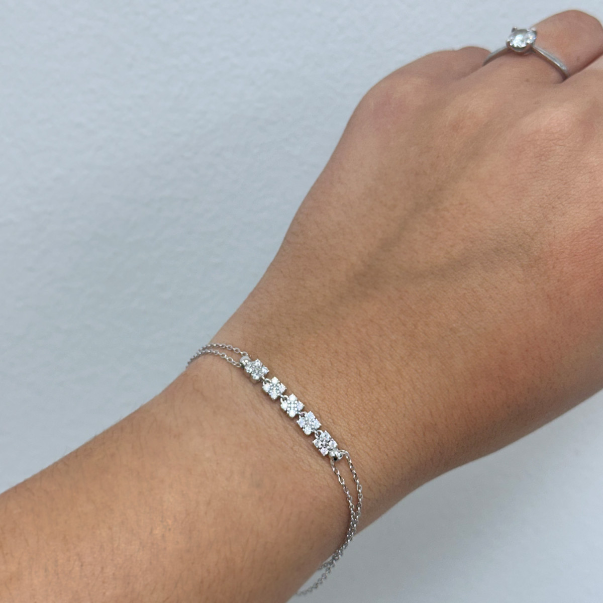 WHITE STONE BRACELET