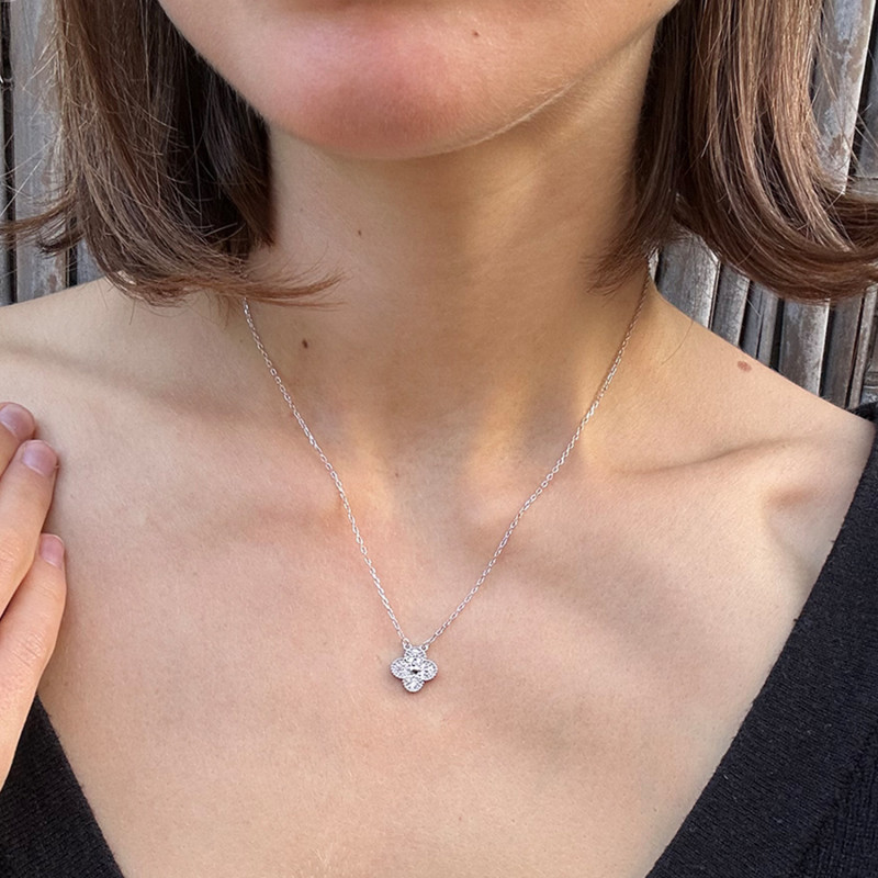 GARGANTILLA CIRCONITAS